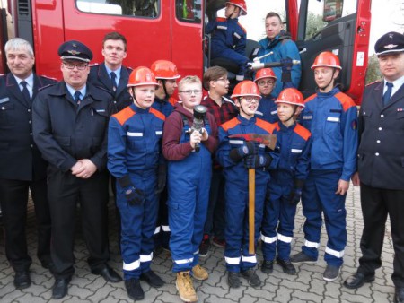 Es sind noch Helme zu vergeben - Jugenfeuerwehr gegründet - ZZ 14.11.2016